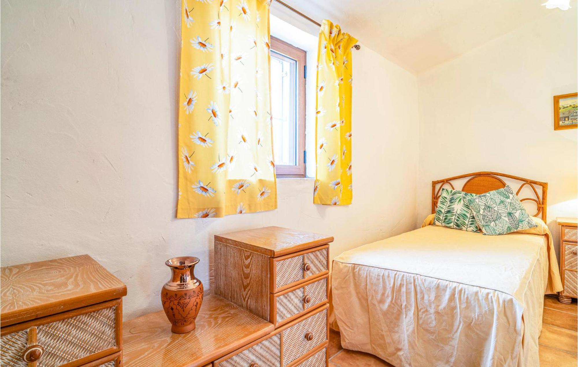 Gorgeous Home In Cajiz With Wifi Cajís Екстериор снимка
